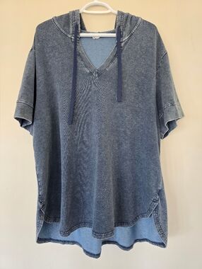 Jane and Delancey Heathered Indigo 1x Hooded Top.